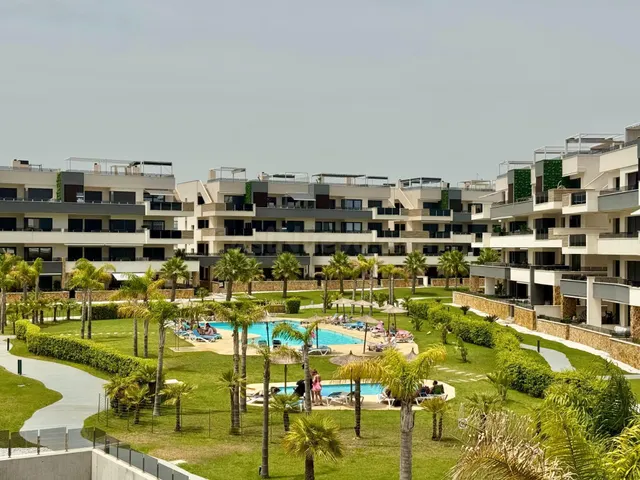 Apartamento 3 habitaciones 98m² en venta - Punta Prima - foto 2