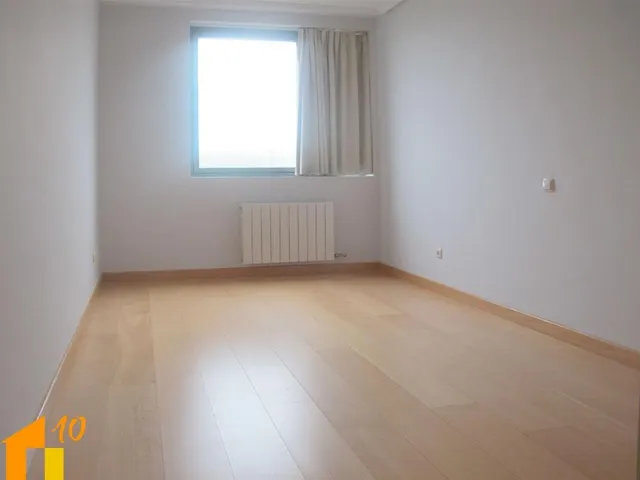 Piso en alquiler zona Sur, cuatro dormitorios y tres baños con garaje y trastero. — 16