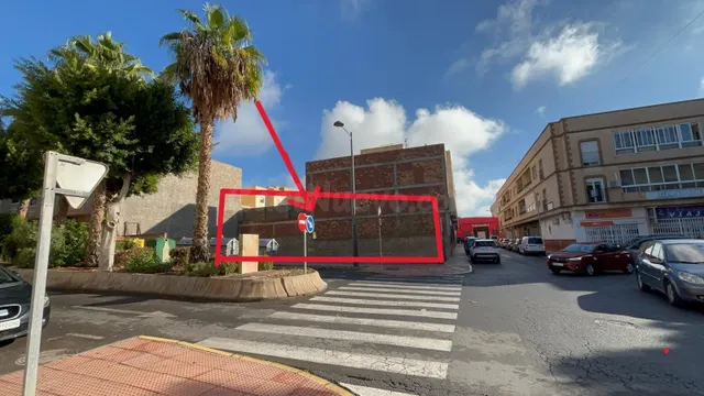 ESQUINA ESTRATÉGICA: Solar 443m2 en Cabañuelas. Garajes/Loca - foto 4