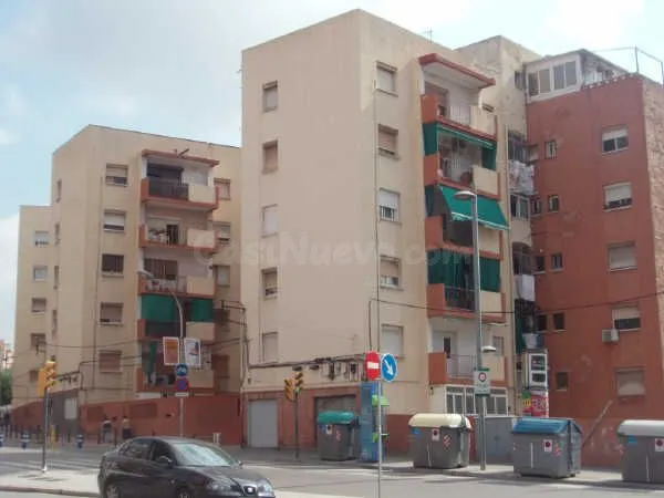 Se vende Piso OKUPADO en Isabel La Catolica 78 Hospitalet de