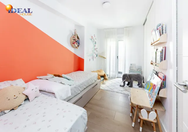 *  EXCLUSIVA VIVIENDA REFORMADA EN PLAZA MARIANA PINEDA — 17