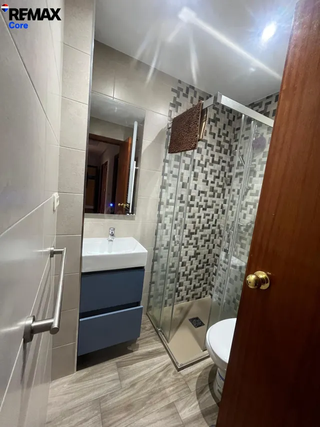 Piso de 4 Hab. y 2 Baños con Calefacción Incluida y Ascensor  (Centro) - Estudiantes — 8