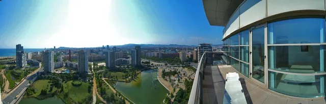 ATICO CON VISTA A MAR Y BARCELONA — 13