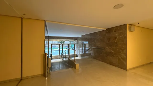 Exclusiva vivienda de 4 dormitorios con amplia plaza de garaje en pleno centro de Zaragoza — 48