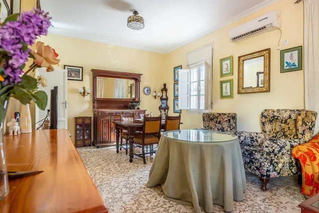 ¡oportunidad única en el corazón de Gines! — 11