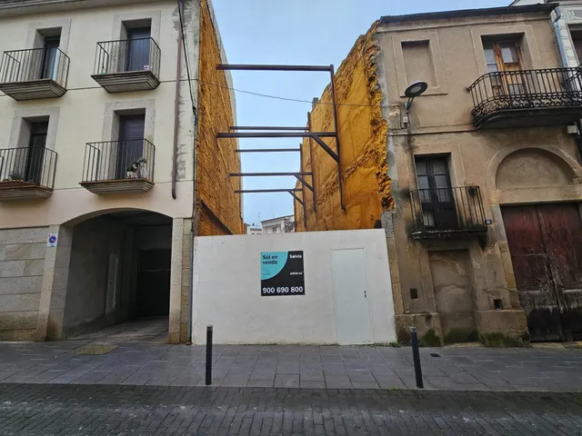 Solar urbano en el centro de Santa Coloma de Farners — 8