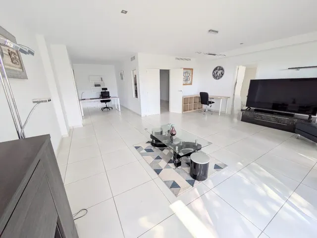 Chalet 4 habitaciones 334m² en venta - Centro — 24
