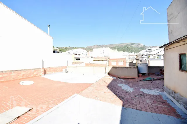 GRAN CASA CON TERRAZA Y TRASTERO — 10