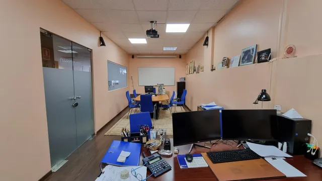 LOCAL COMERCIAL EN VENDA AL CENTRE — 15