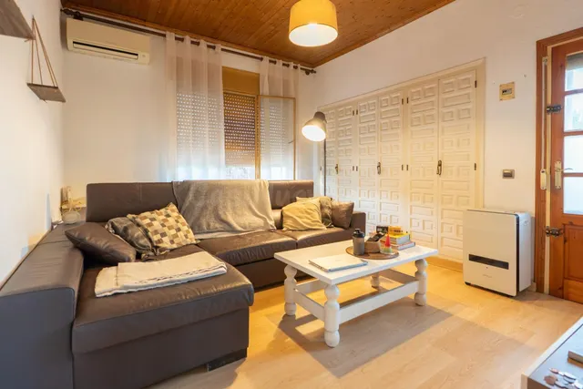 Casa reformada con amplia parcela de 2.163 m2: espacio, tranquilidad y naturaleza — 4