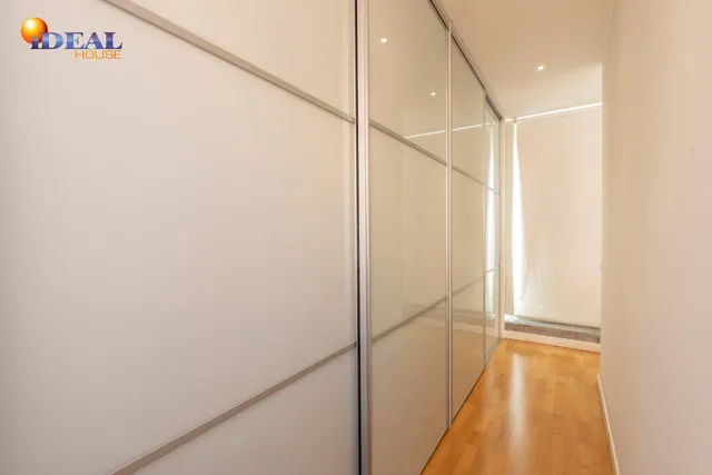 Espacio, confort y calidad: magnífica vivienda unifamiliar adosada — 47