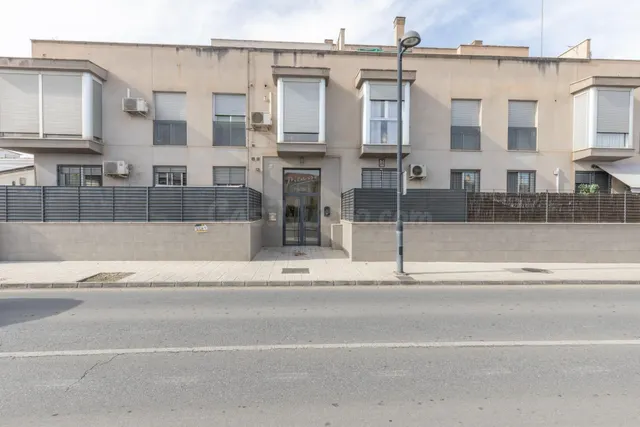 ¡¡¡amplio piso de 3 dormitorios, 2 baños, cochera y trastero, por solo 179.900 €!!! — 2