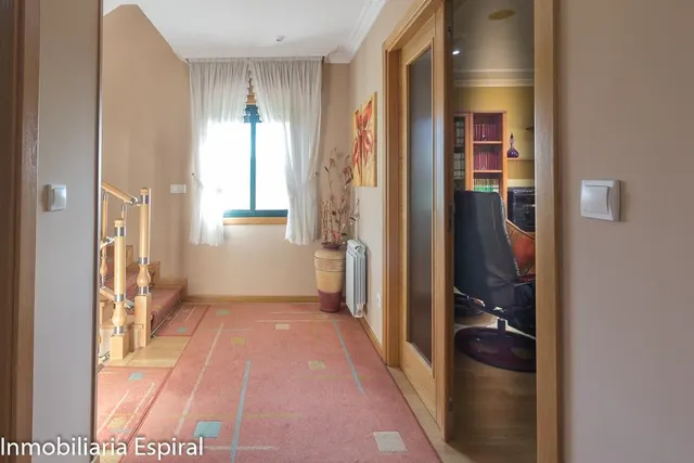 ¡Impresionante Chalet Familiar en Mogor, Marín! — 21