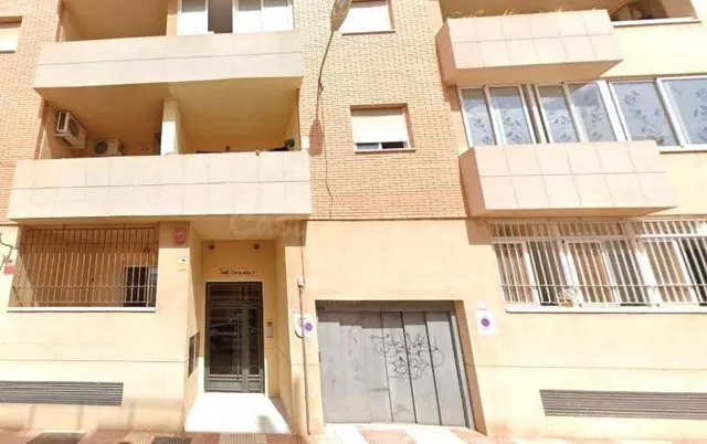 SE VENDE piso OKUPA en C Malaga de Vícar - foto 3