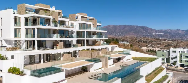 Luxury Ground-Floor Apartment with Private Infinity Pool & Sea Views near Calanova Golf — 10