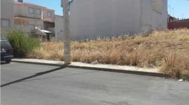 SUELO URBANO EN VENTA EN MORALEJA - foto 2