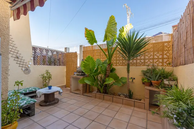 Dúplex reformado en Los Balcones: sol, comodidad y ubicación estratégica — 5