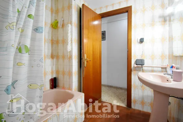 ¡Oportunidad! Amplio, luminoso y exterior con ascensor y balcón, en excelente ubicación — 35