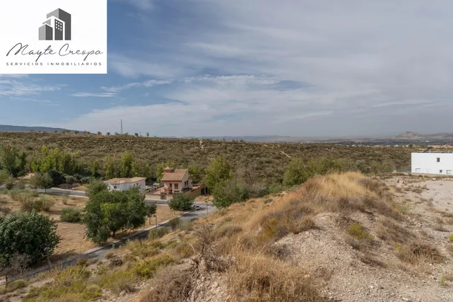 Terreno urbano de 750 m2 en Altos de La Zubia. Parcela 17, manzana M — 24