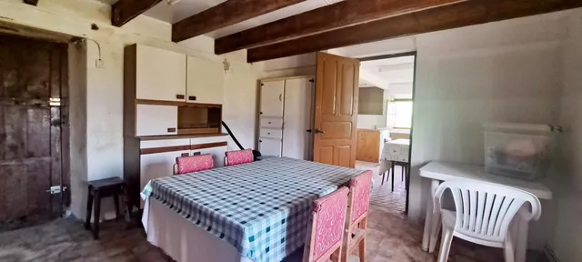 Amplia finca con varias edificaciones — 9