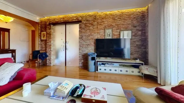 GRAN PISO DE 6 DORMITOTIOS CON PISCINA — 5