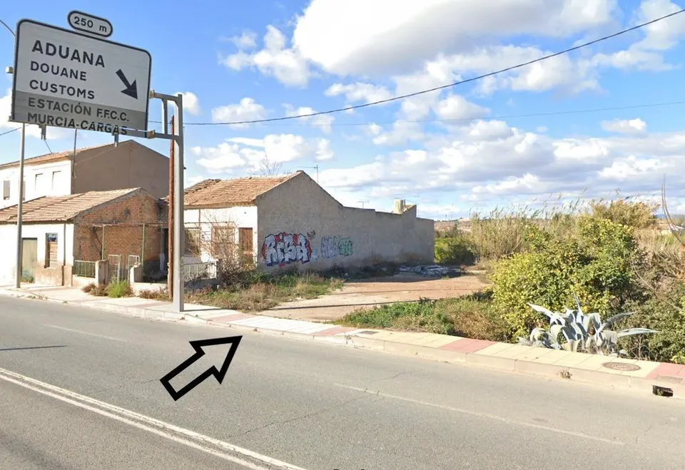 Terreno urbano en Murcia zona La Raya con excelentes servicios y vistas despejadas