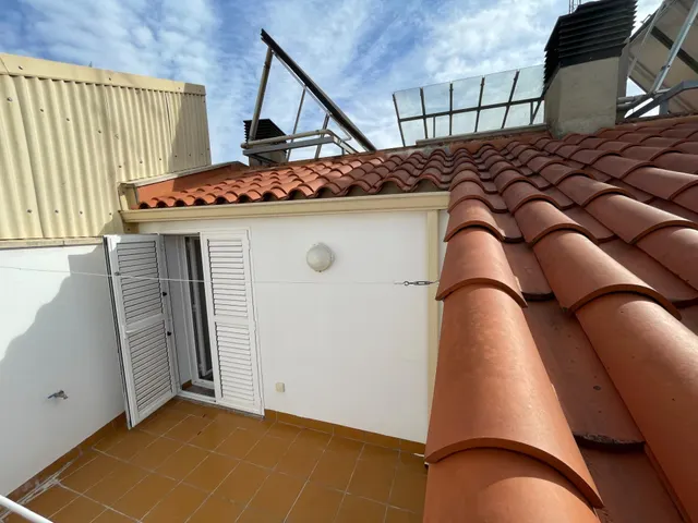 Dúplex céntrico en venta en Olesa de Montserrat, con terrazas y parking — 45