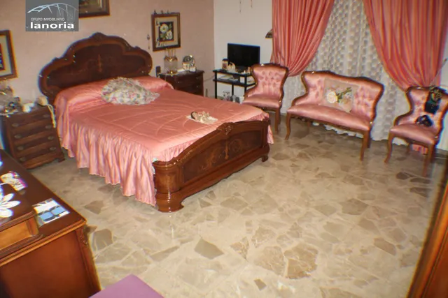 GRUPO LA NORIA VENDE CASA INDEPENDIENTE EN ALBACETE CAPITAL. — 22