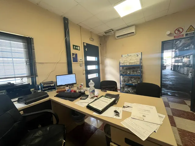 !exclusiva! nave industrial en polígono el portal - jerez - 1.000m2 de parcela — 12