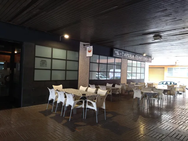 SE VENDE NEGOCIO DE HOSTELERIA, EN PLENO FUNCIONAMIENTO. — 23