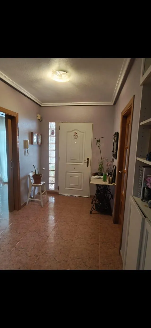 CHALET URBANO CON PISCINA PRIVADA, VISTAS AL MAR Y AMPLIAS ZONAS DEPORTIVAS — 28