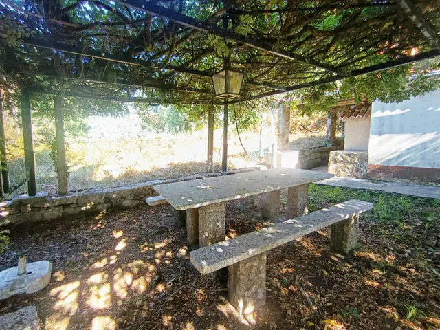 “Pequeña casa, gran encanto: un refugio rural con casi 900 m2 de finca en Esfarrapada” — 13