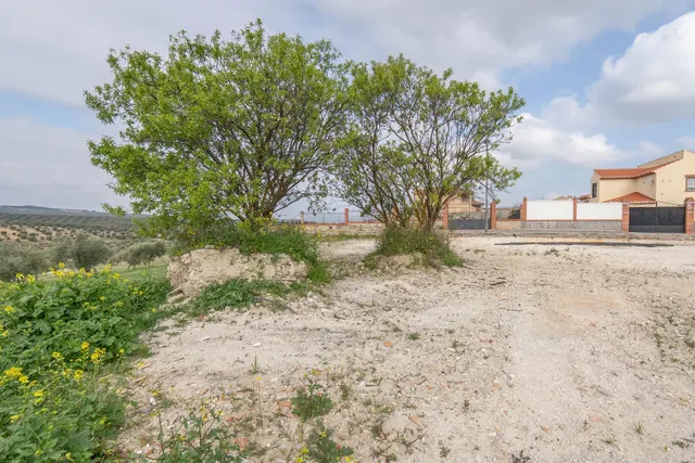 Parcela urbana de 985 m2 en Cúllar Vega (El Ventorrillo) — 34