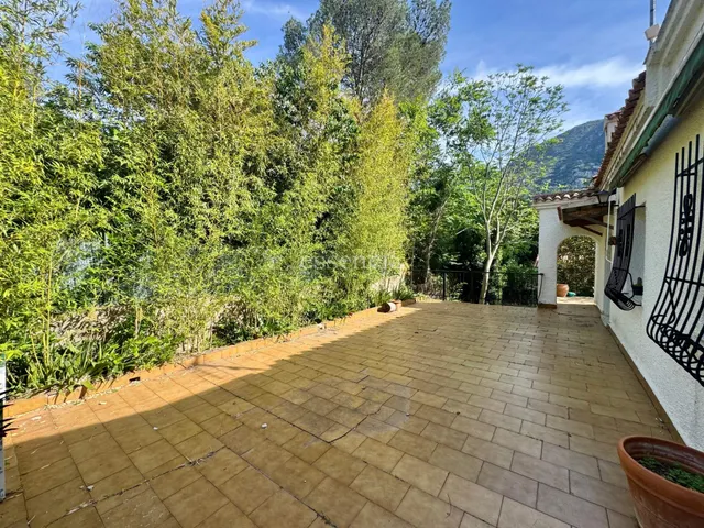 ESPECTACULAR CHALET EN LA DROVA — 16
