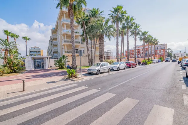 ¡Tu oasis junto a mar! Precioso piso de 2 dormitorios con te - foto 3
