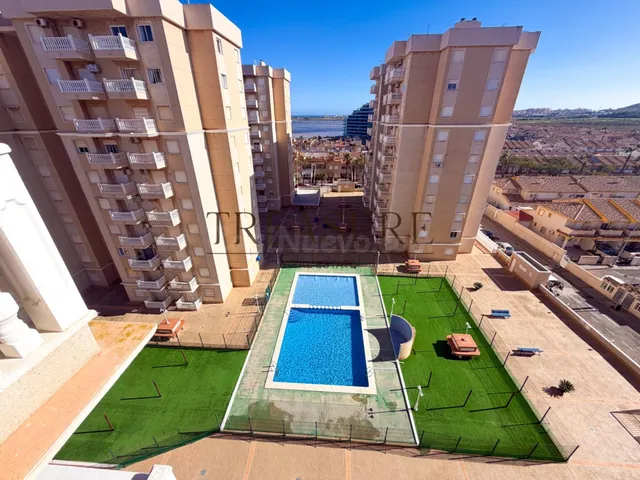 Apartamento en primera línea de mar con plaza de garaje, dos piscinas y orientación sur – Villa Cristal, Playa Paraíso — 21