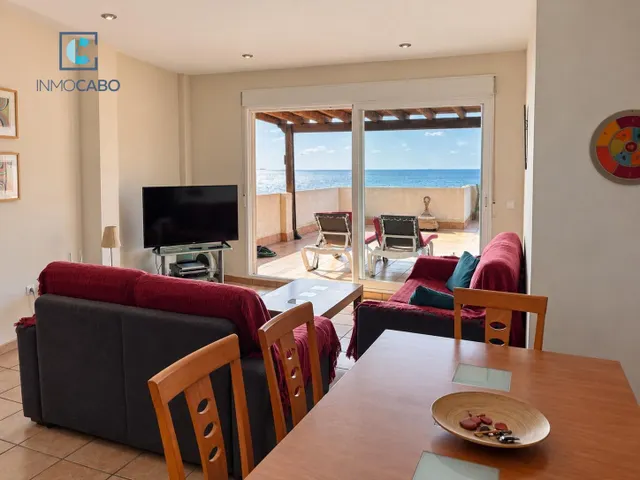 VIVIENDA CON TERRAZA, VISTAS AL MAR Y GARAJE EN LAS ROCALLAS — 11