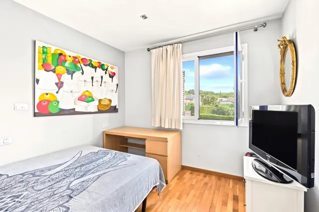 Exclusiva casa con piscina , ascensor y placas solares en llavaneres — 30