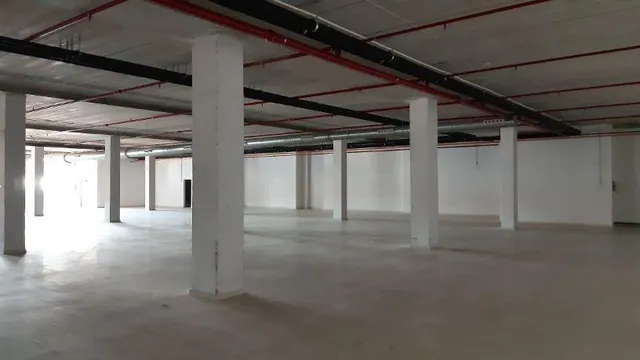 NAVE EN VENTA EN EL PTL VALLADARES (VIGO) — 28