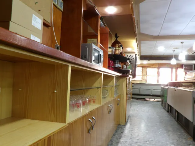 ¿LO TUYO ES LA HOSTELERÍA..?, ESTE ES TU LOCAL - POSIBILIDAD DE OPCIÓN COMPRA — 24