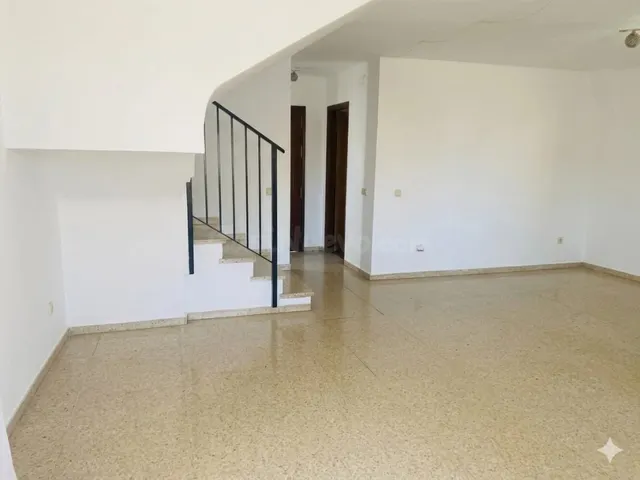 MAGNÍFICO CHALET ADOSADO CON GRAN JARDÍN PRIVADO Sótano Inde - foto 5