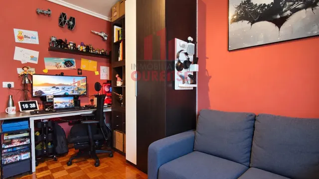 Amplia vivienda reformada situada en el couto. — 25