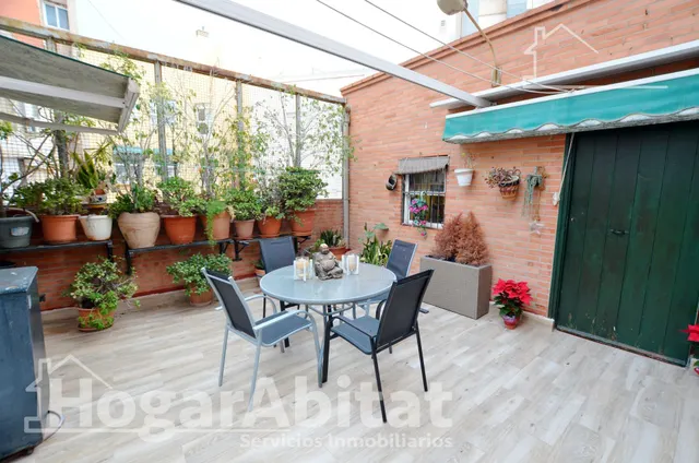 ¡EXCELENTE UBICACIÓN! AMPLIO Y TODO EXTERIOR CON GRAN TERRAZA — 12