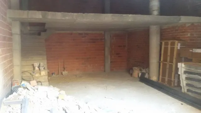 SE VENDE LOCAL PARA ACONDICIONAR CON SALIDA DE HUMOS