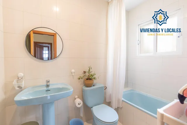 Chalet pareado con piscina, jardín y bonitas vistas a Granada en La Zubia — 42