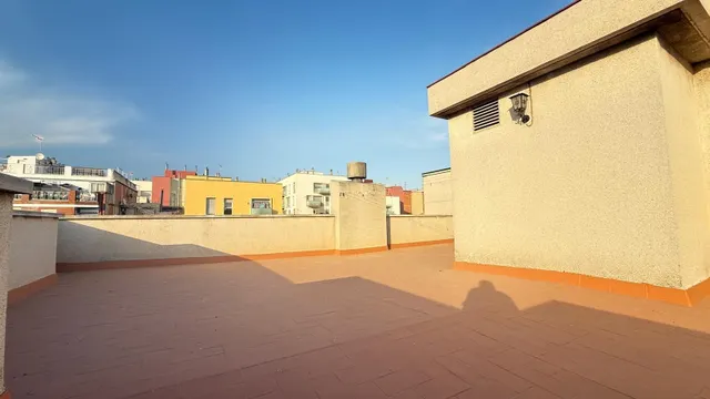 PISO DE 5 DORMITORIOS Y TERRAZA — 30