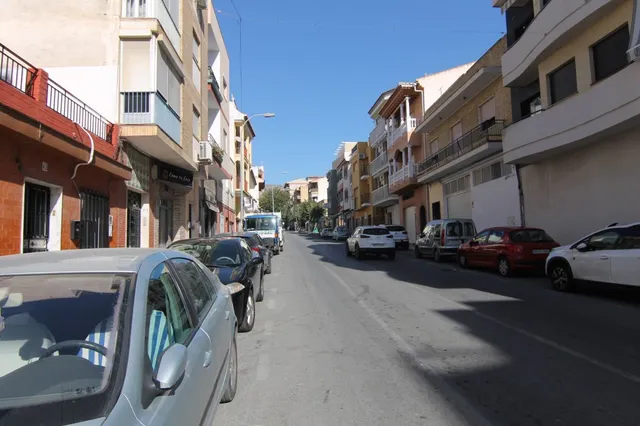 LOCAL CALLE CRUCES — 3