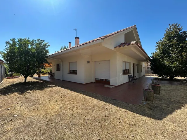Magnifica casa con terreno en privilegiada urbanización — 33