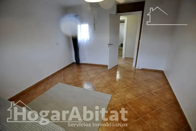 ¡Magnífico chalet! Amplio y lleno de luz, con piscina, terraza, garaje y parcela — 31