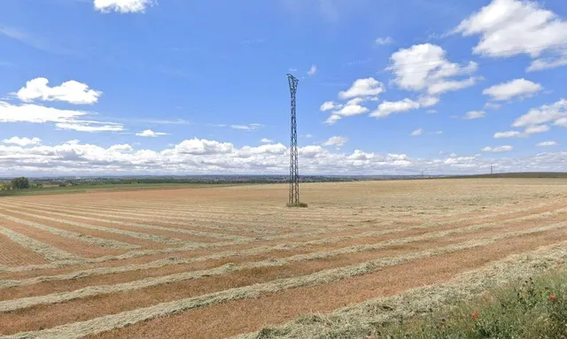 Urbis te ofrece una parcela en venta en el sector El Pilar, Salamanca. — 5